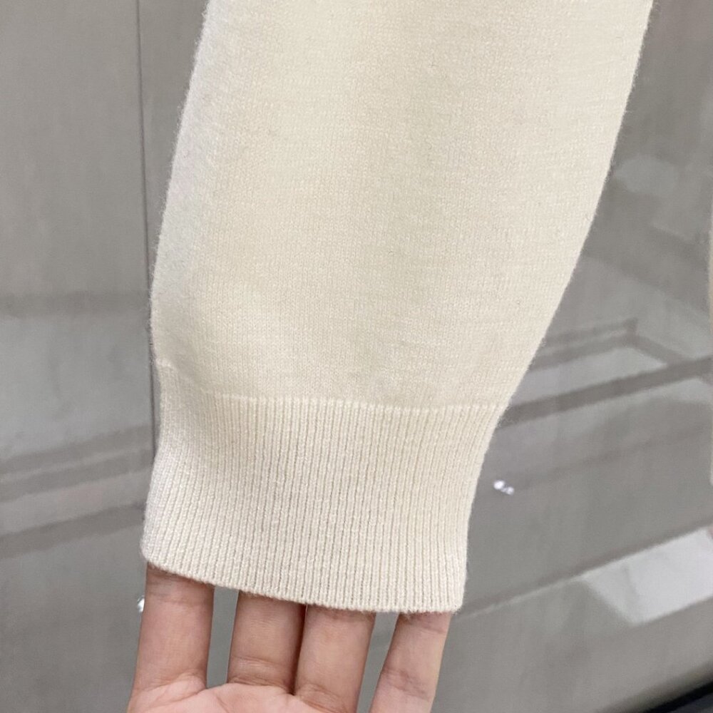 Burberry White Classical Pattern Sweaters - image 8